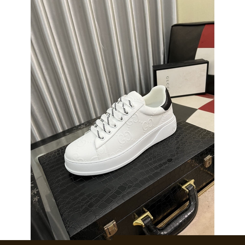 G*u*i casual shoes